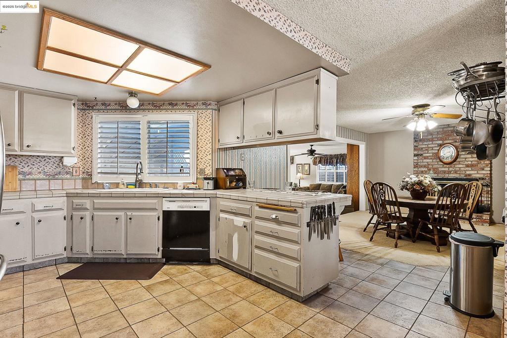 PITTSBURG HEIGHT - Residential