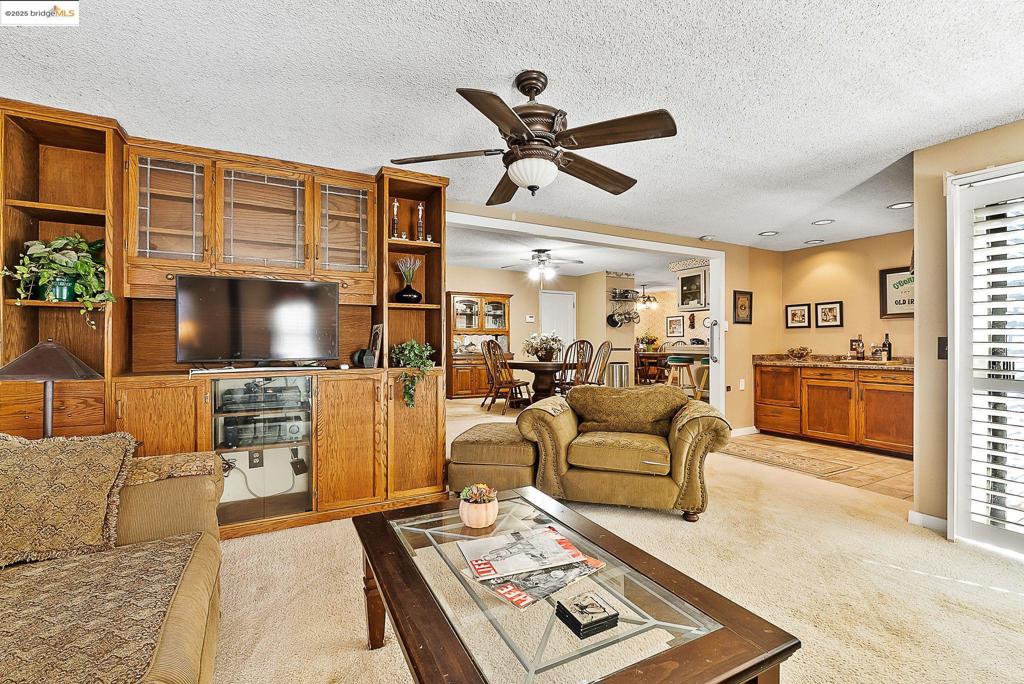 PITTSBURG HEIGHT - Residential