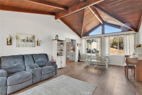 10634 Mesquite Street Oak Hills CA 92344