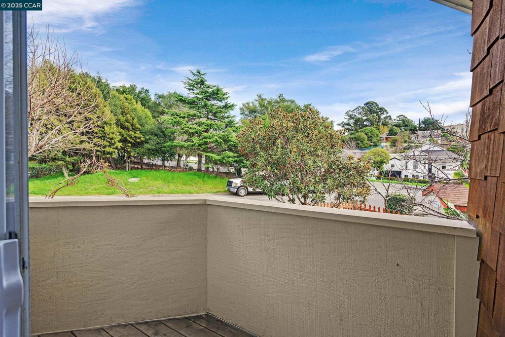 OLD PINOLE BAY - Residential