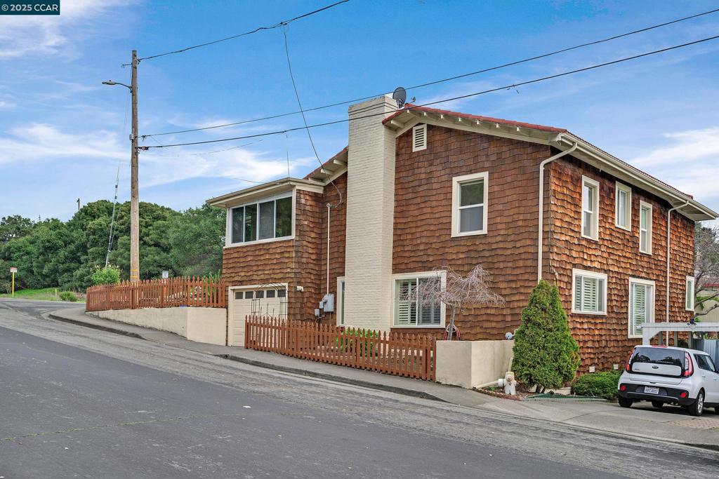 OLD PINOLE BAY - Residential