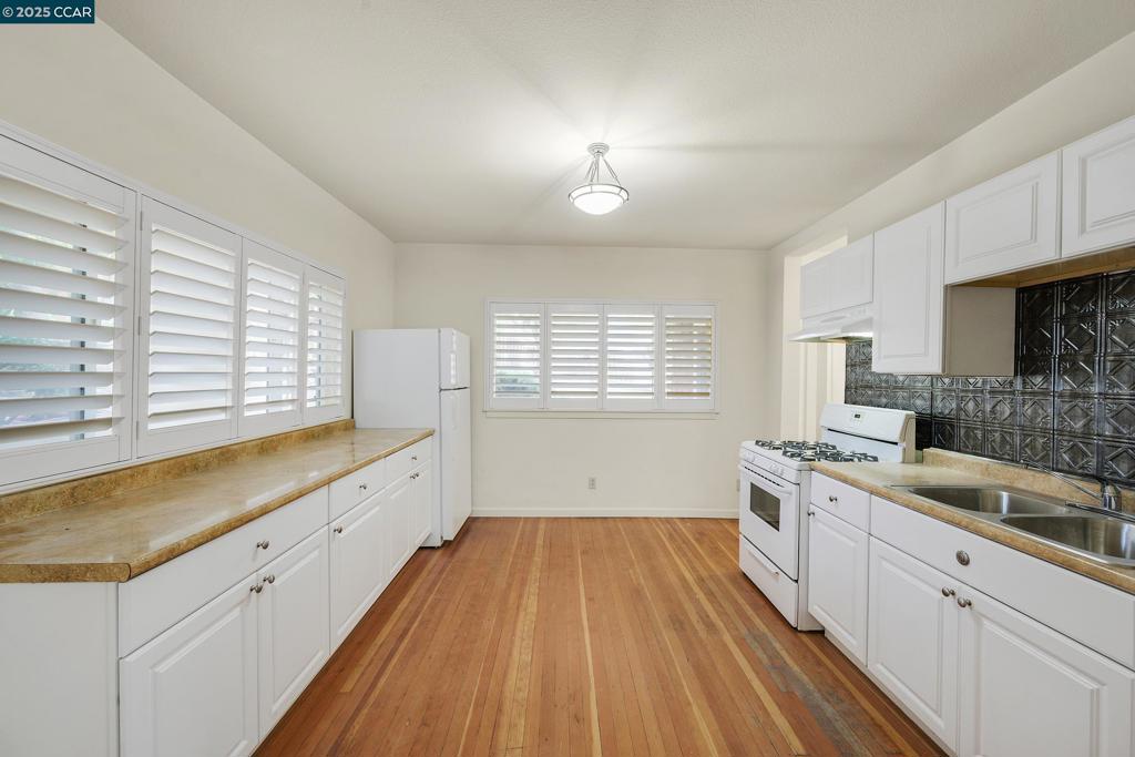OLD PINOLE BAY - Residential