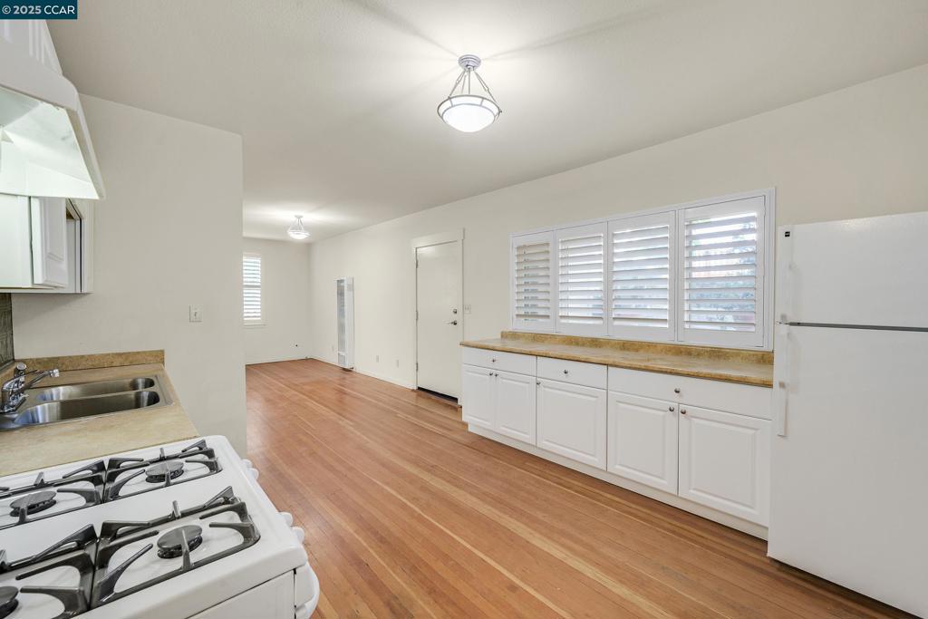 OLD PINOLE BAY - Residential