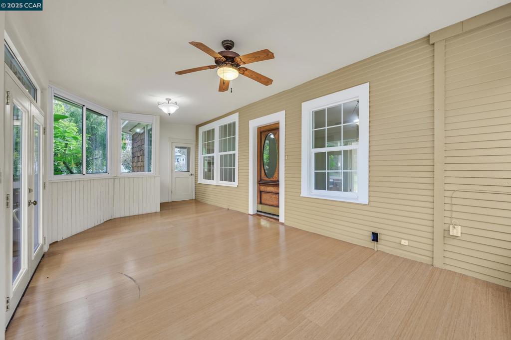 OLD PINOLE BAY - Residential