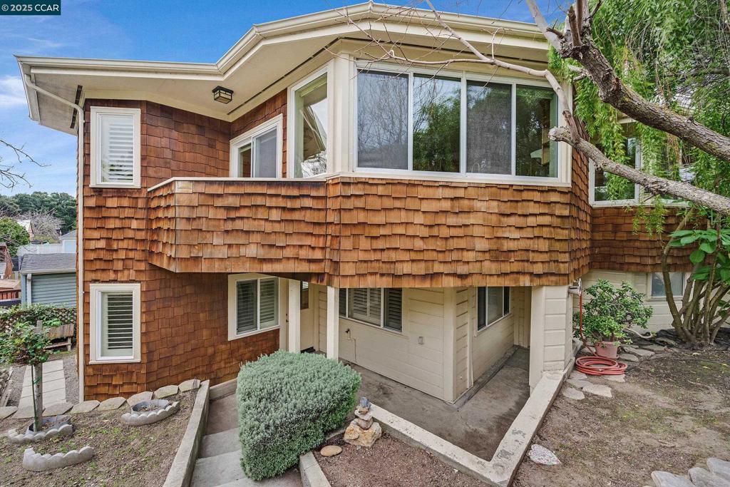 OLD PINOLE BAY - Residential