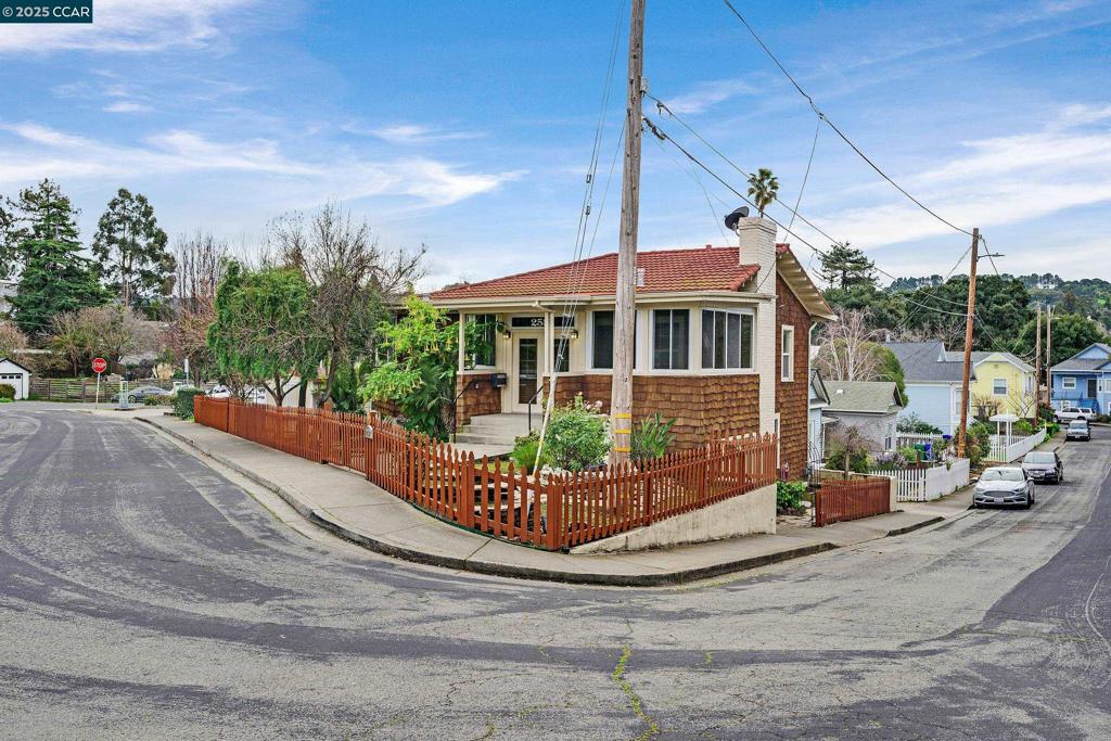 OLD PINOLE BAY - Residential