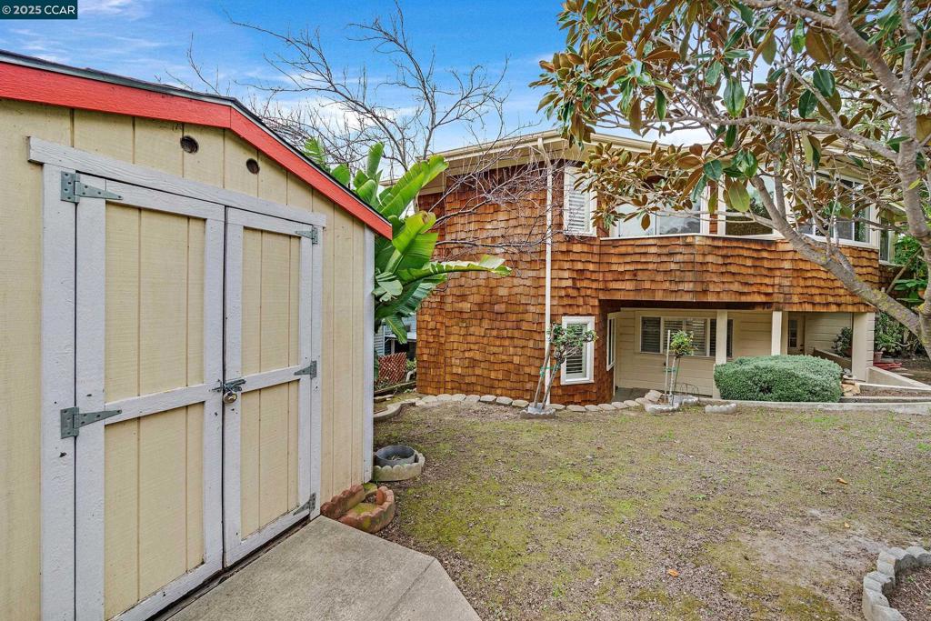 OLD PINOLE BAY - Residential