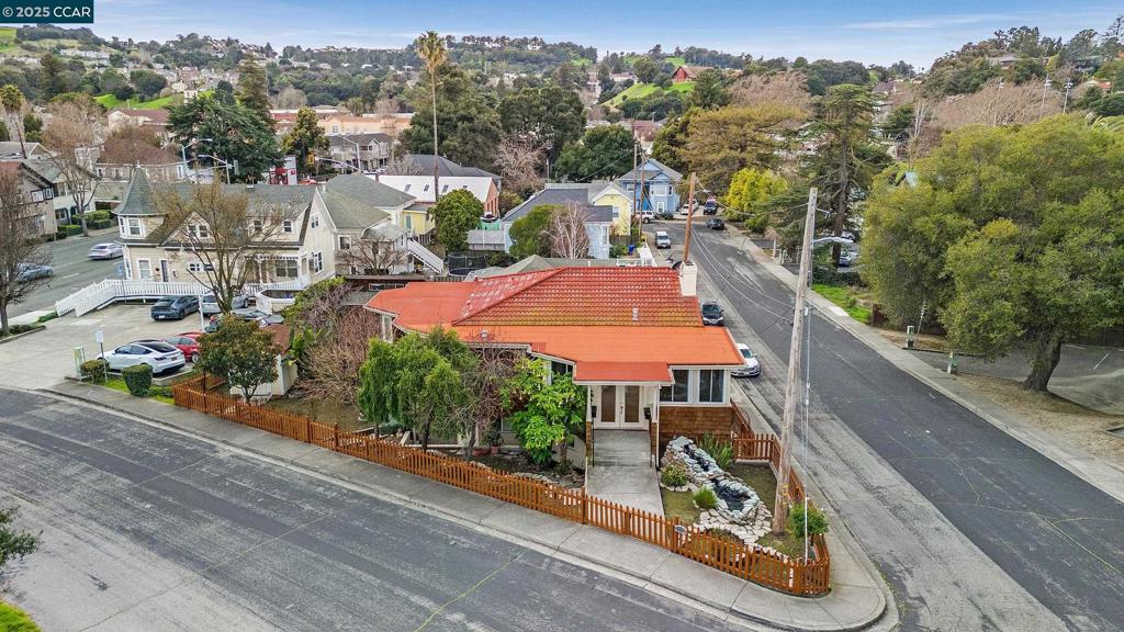 OLD PINOLE BAY - Residential
