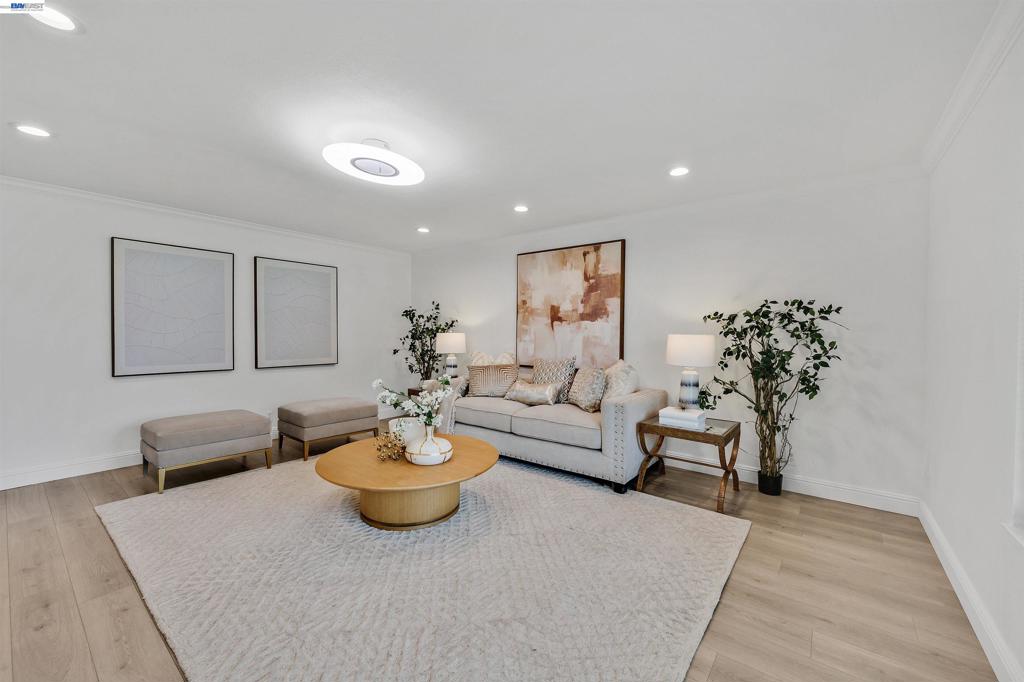 2449 Almaden Blvd