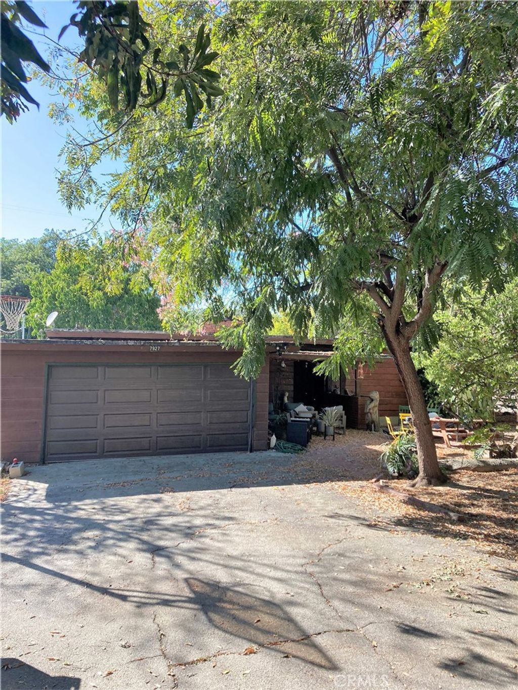 Photo of 7927 Paso Robles Avenue, Lake Balboa, CA 91406 (MLS # SR25195578)