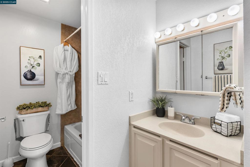 OAK ROAD STATION - Residential