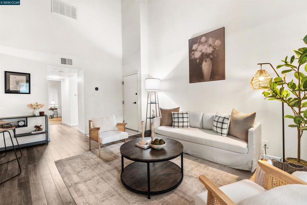 OAK ROAD STATION - Residential