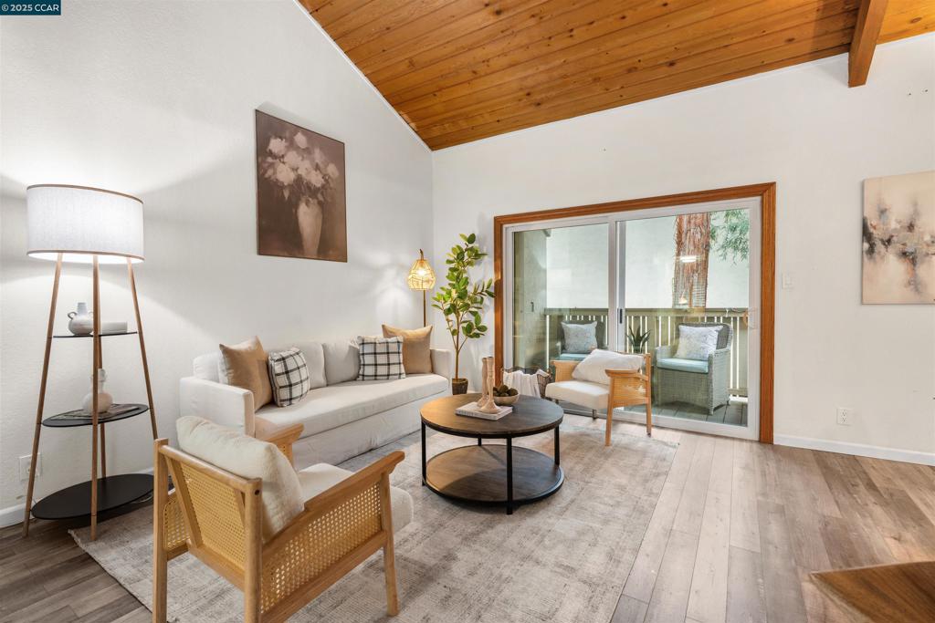 OAK ROAD STATION - Residential