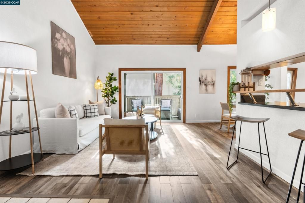 Photo of 2720 Oak Rd #129, Walnut Creek, CA 94597 (MLS # 41119469)