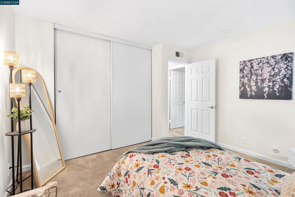 OAK ROAD STATION - Residential