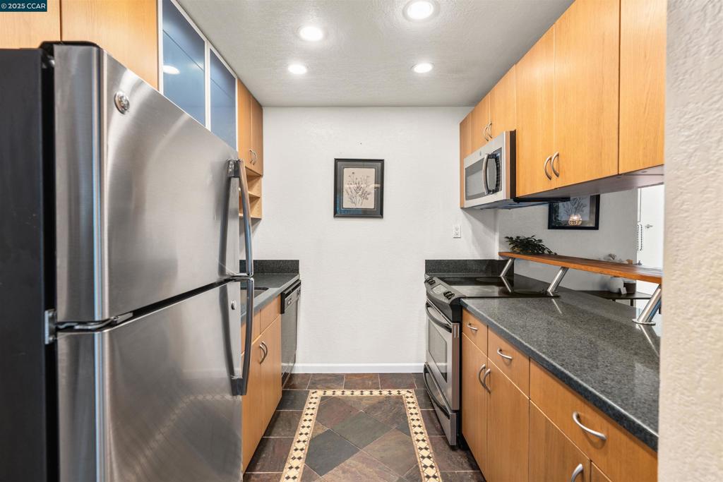 OAK ROAD STATION - Residential