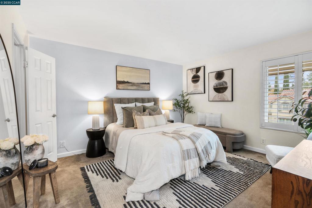 OAK ROAD STATION - Residential