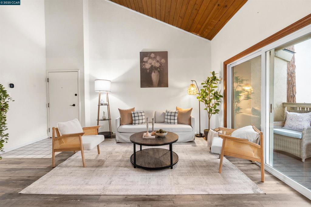 OAK ROAD STATION - Residential