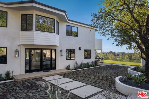 Photo of 1460 San Remo Drive, Pacific Palisades, CA 90272 (MLS # 26104081)