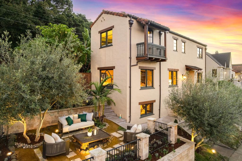 Photo of 1077 Trestle Glen Rd Rd, Oakland, CA 94610 (MLS # 41120479)