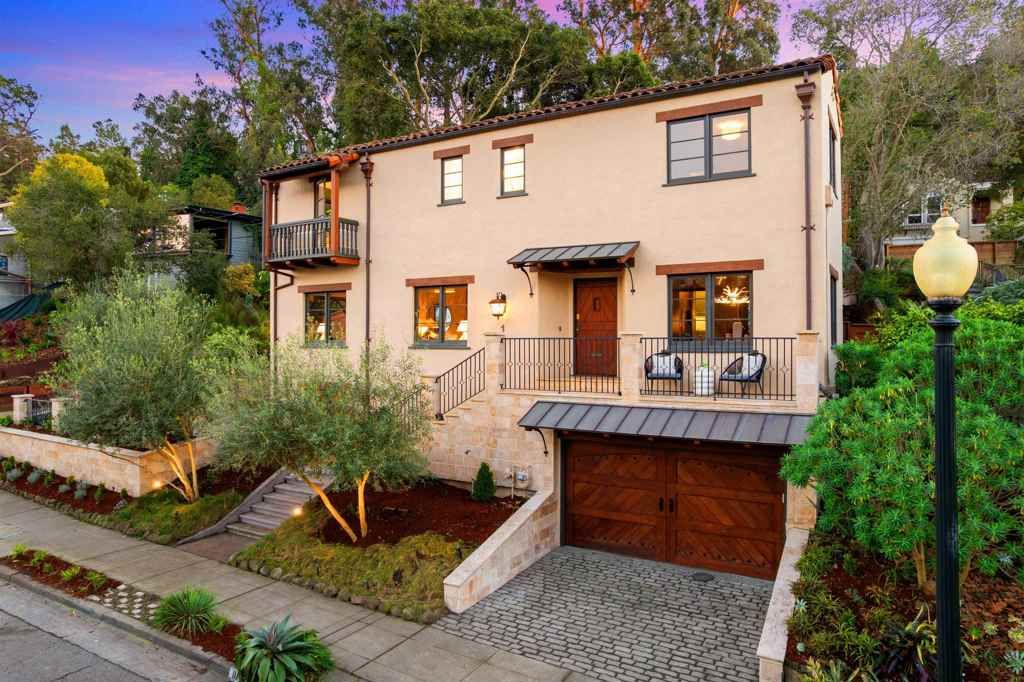 Photo of 1077 Trestle Glen Rd Rd, Oakland, CA 94610 (MLS # 41120479)