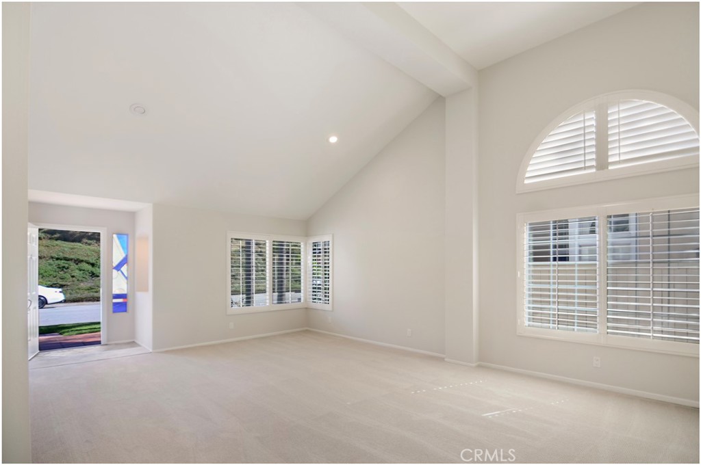 28721 Via Pasatiempo