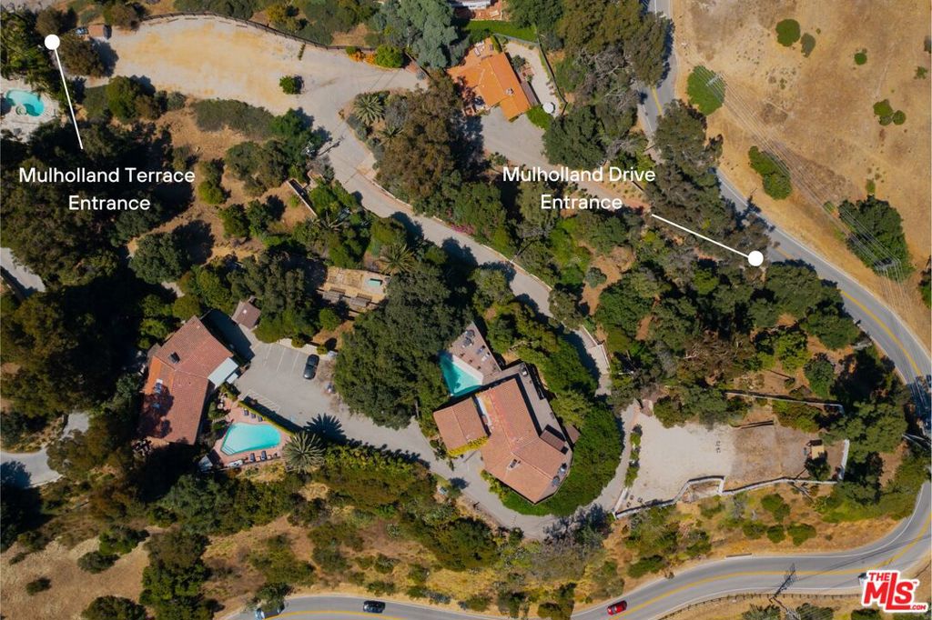 8207 Mulholland Drive
