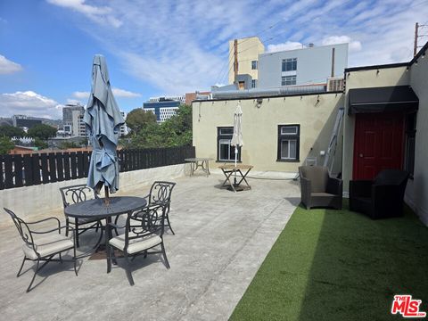 Photo of 1271 N Wilton Place #1, Los Angeles, CA 90038 (MLS # 25582403) Photo of 1271 N Wilton Place #1, Los Angeles, CA 90038 (MLS # 25582403)