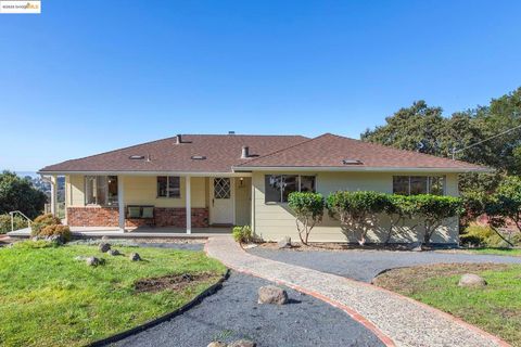 Photo of 18076 Jaymark Ct Ct, Castro Valley, CA 94546 (MLS # 41112264) Photo of 18076 Jaymark Ct Ct, Castro Valley, CA 94546 (MLS # 41112264)