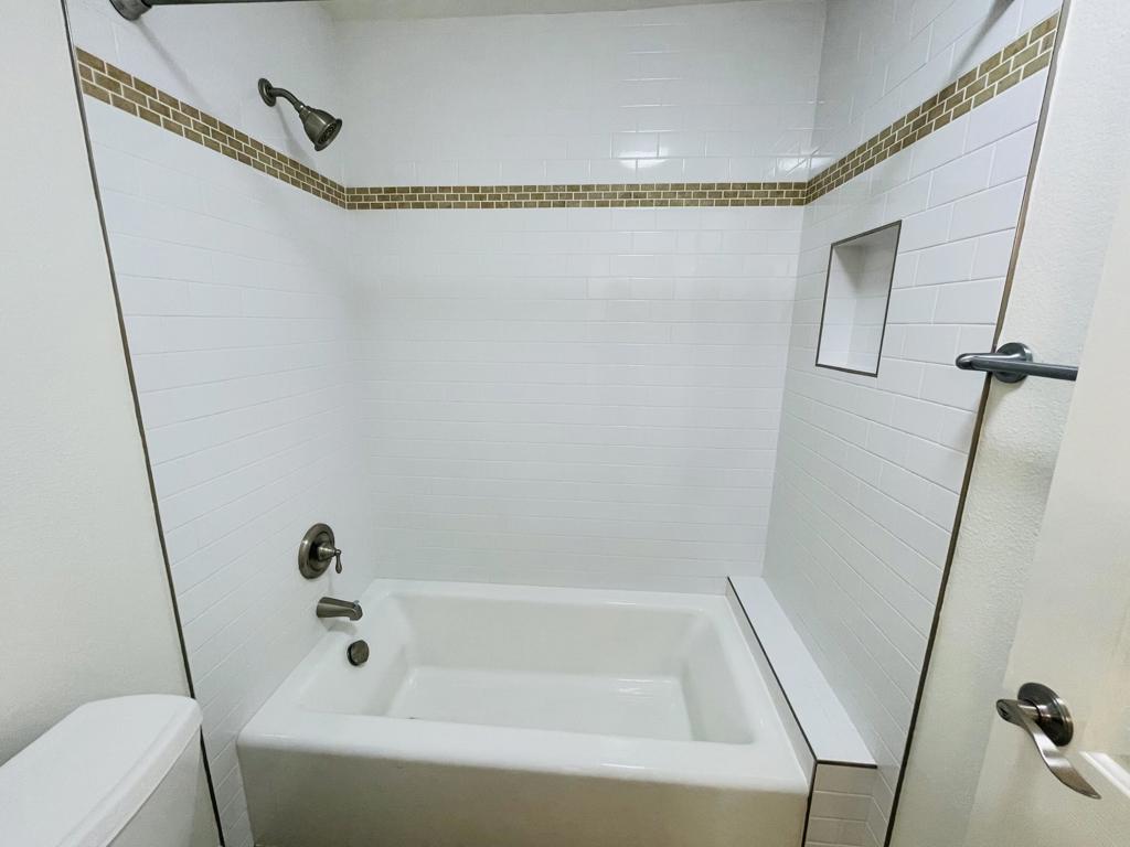 Palm Lakes - Residential Lease
