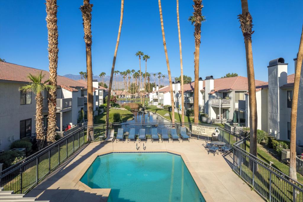 Palm Lakes - Residential Lease