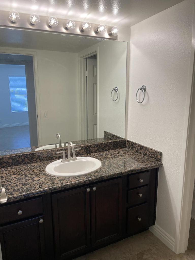 Palm Lakes - Residential Lease