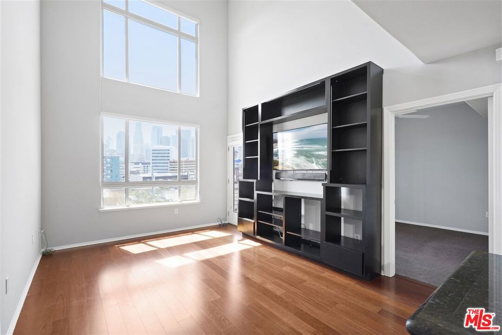 100 S Alameda Street 404