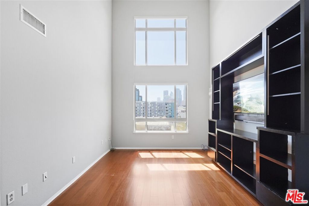100 S Alameda Street 404
