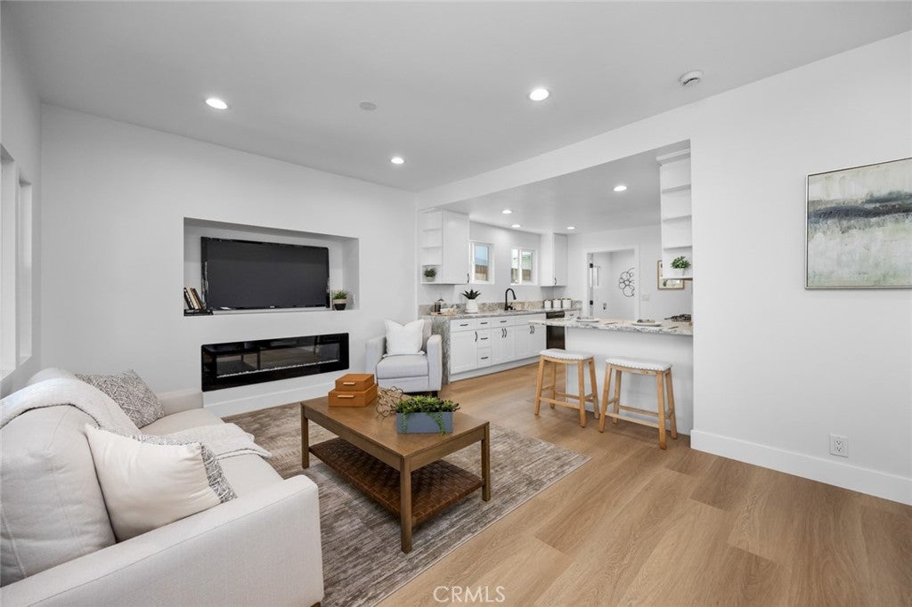 201 S Melrose