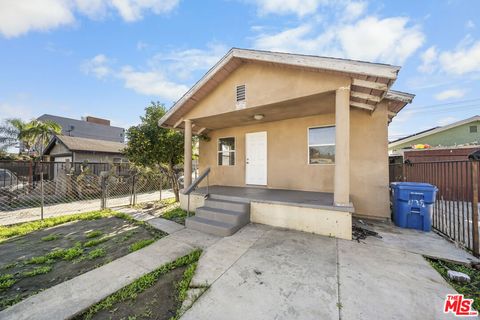 Photo of 426 E 107th Street, Los Angeles, CA 90003 (MLS # 26632753)