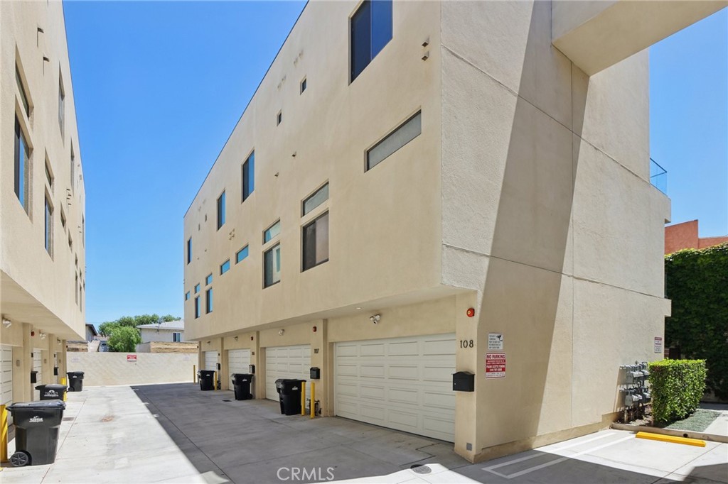 24444 Hawthorne Boulevard 108