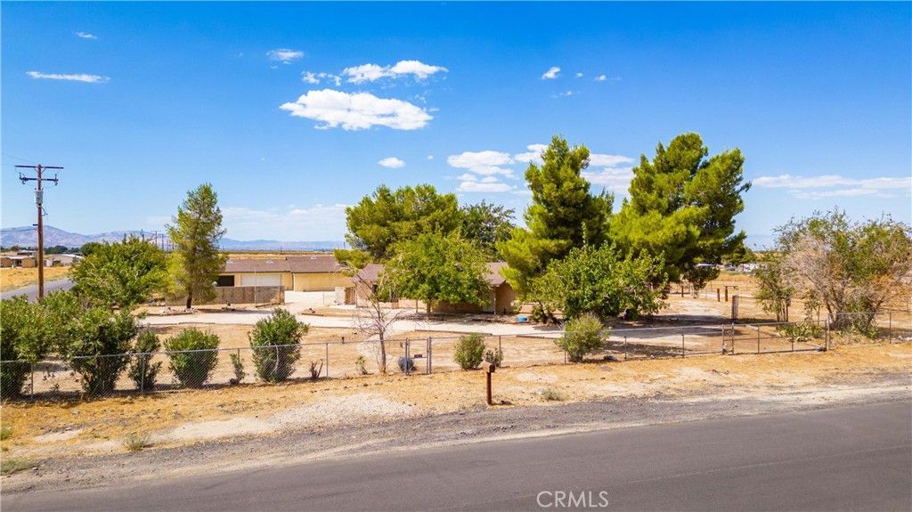 Photo of 38617 95th Street E, Palmdale, CA 93591 (MLS # SR26066706)