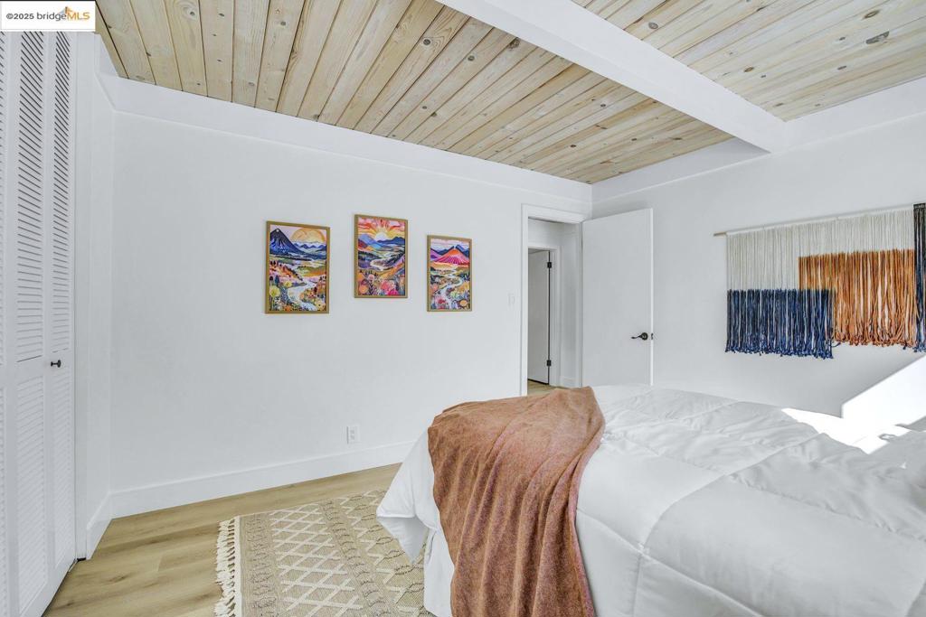 MONTCLAIR HILLS - Residential