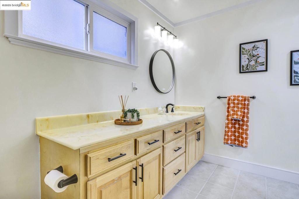 MONTCLAIR HILLS - Residential