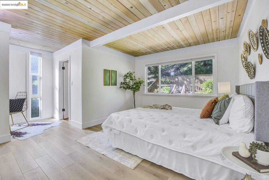 MONTCLAIR HILLS - Residential