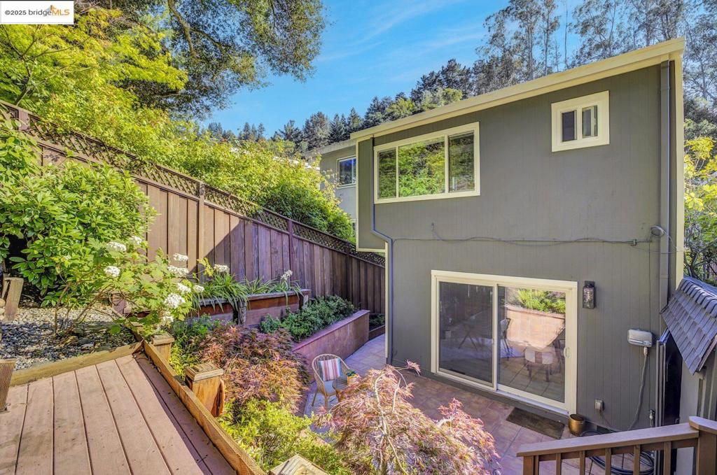 MONTCLAIR HILLS - Residential