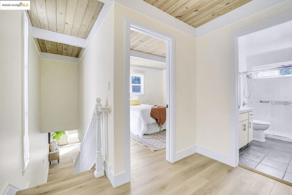 MONTCLAIR HILLS - Residential