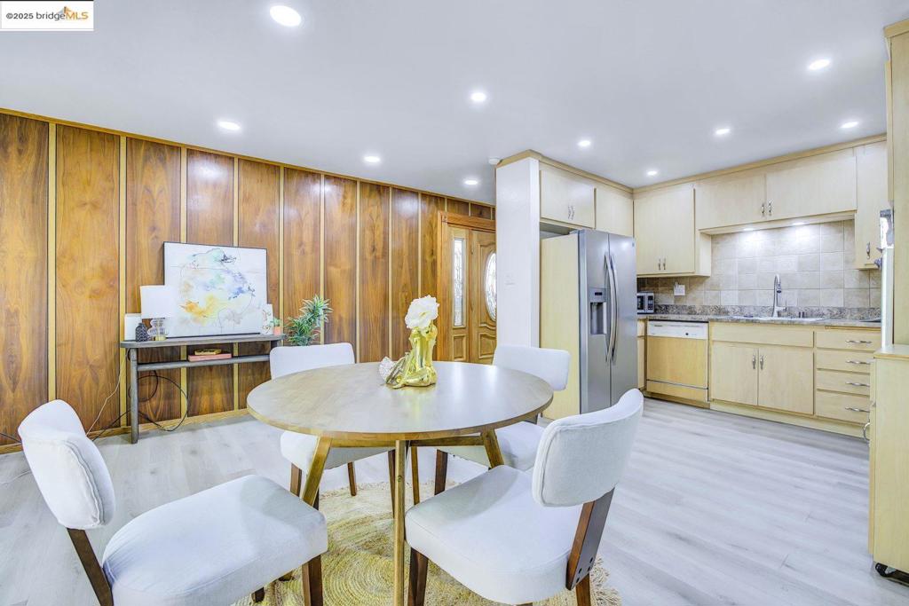 MONTCLAIR HILLS - Residential