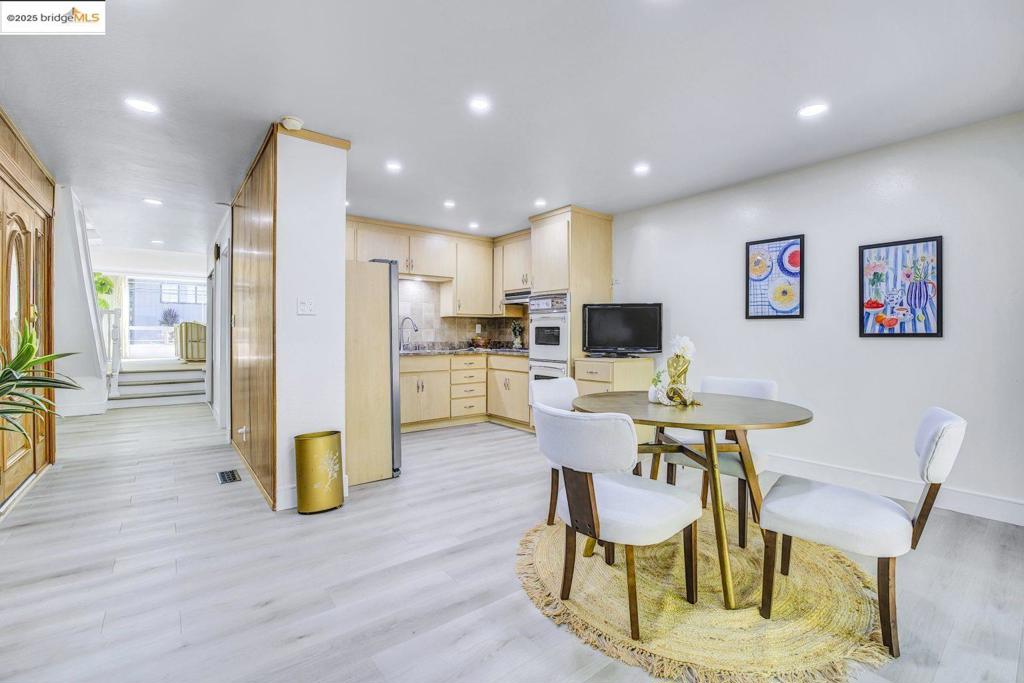 MONTCLAIR HILLS - Residential