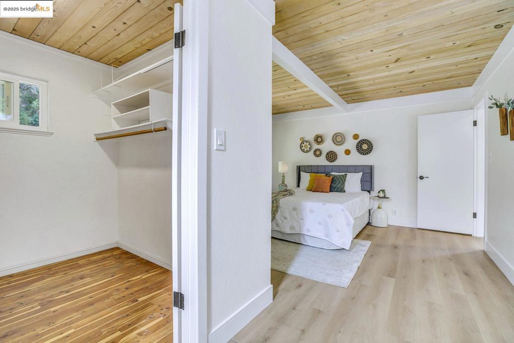 MONTCLAIR HILLS - Residential