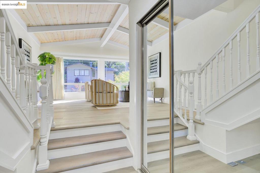 MONTCLAIR HILLS - Residential