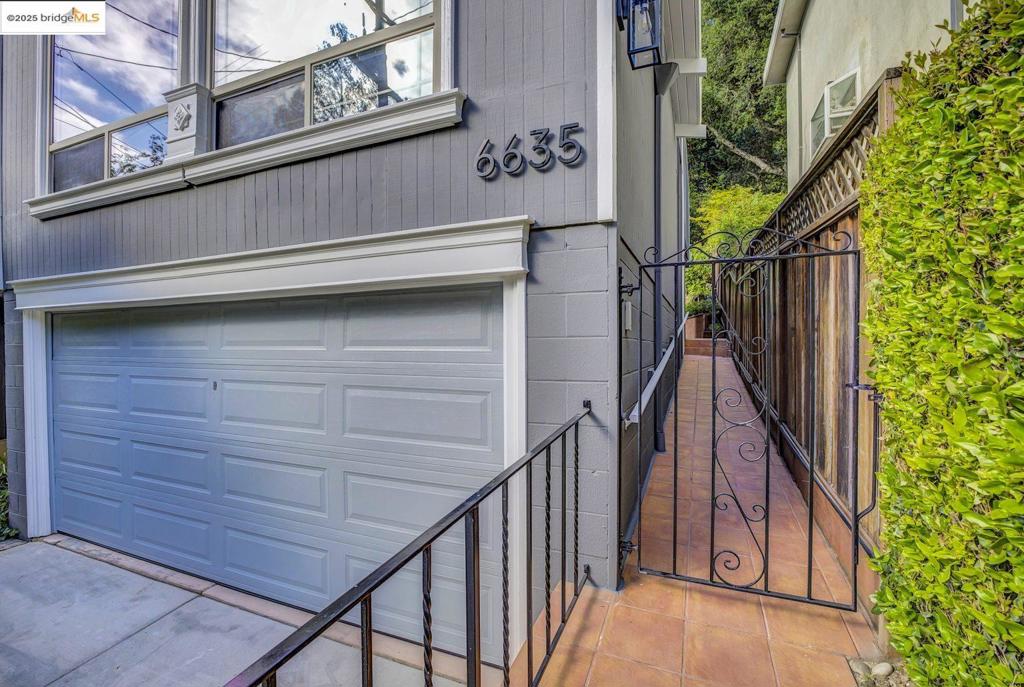 MONTCLAIR HILLS - Residential