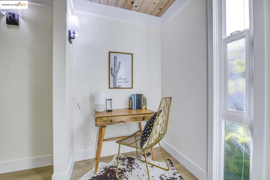 MONTCLAIR HILLS - Residential