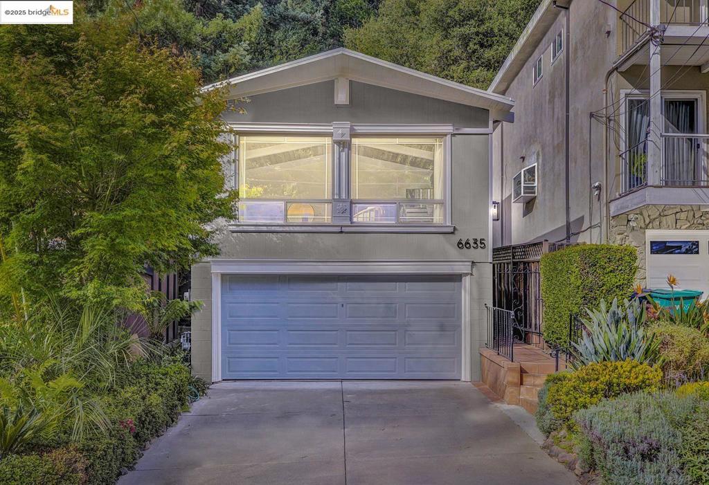 MONTCLAIR HILLS - Residential